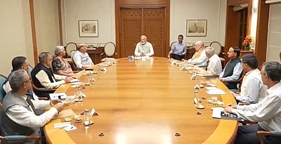 வங்கதேச வன்முறை: பிரதமர் மோடி அவசர ஆலோசனை!